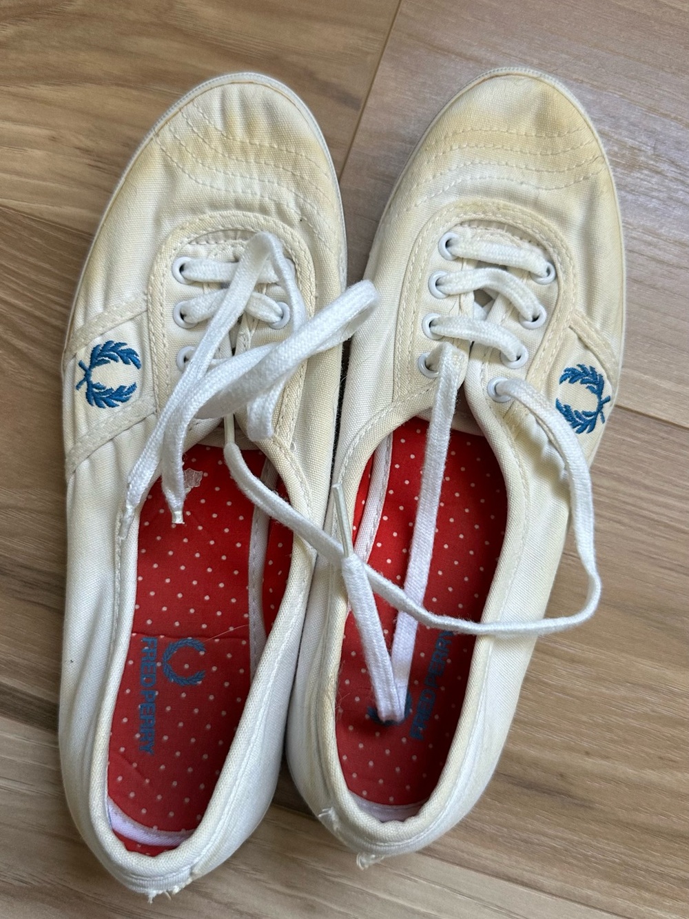 Fred Perry White Canvas Sneakers Plimsolls Blue Laurel Wreath Polka Dot Size 36